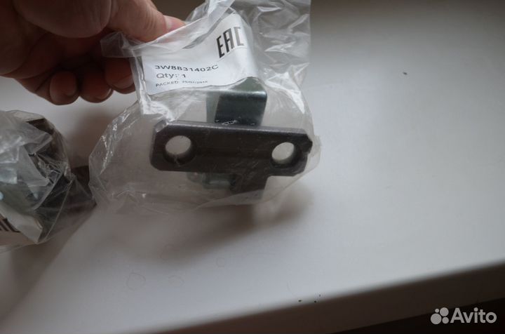 Bentley Continental петли правые