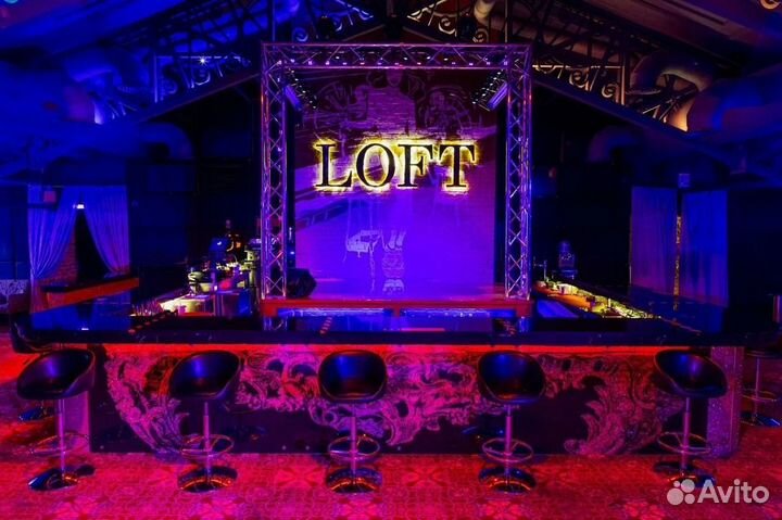 Танцовщица в ночной клуб