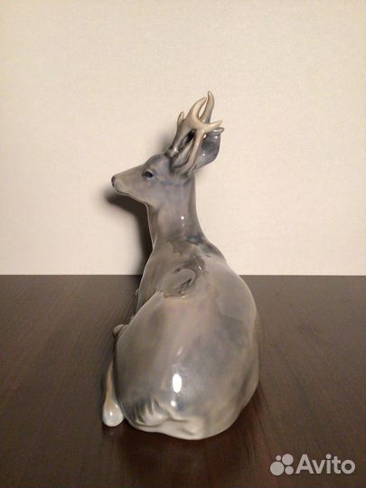 Фарфоровая статуэтка 