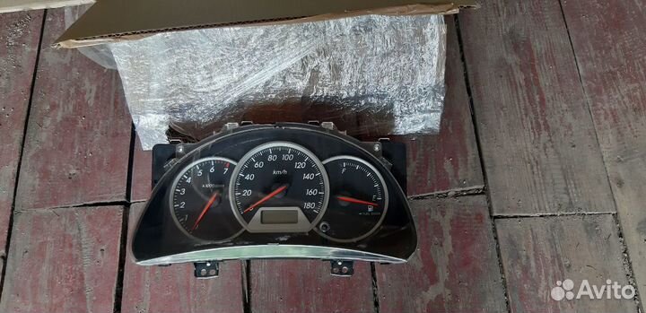 Панель приборов Toyota wish