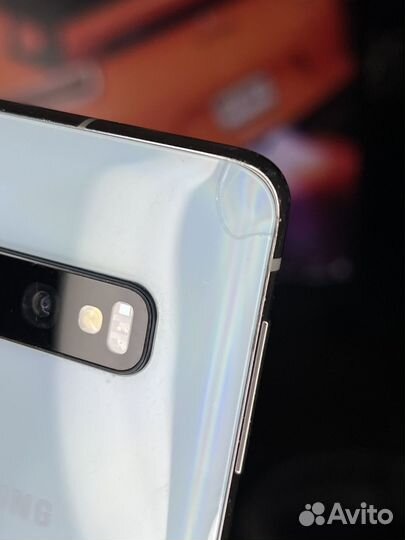 Samsung Galaxy S10, 8/128 ГБ
