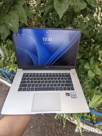 Huawei matebook ryzen 5500u