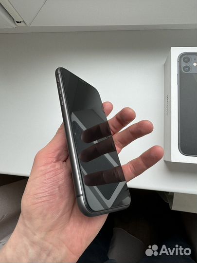 iPhone 11, 64 ГБ