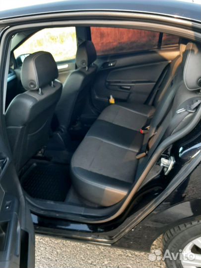 Opel Astra 1.8 AT, 2009, 192 500 км