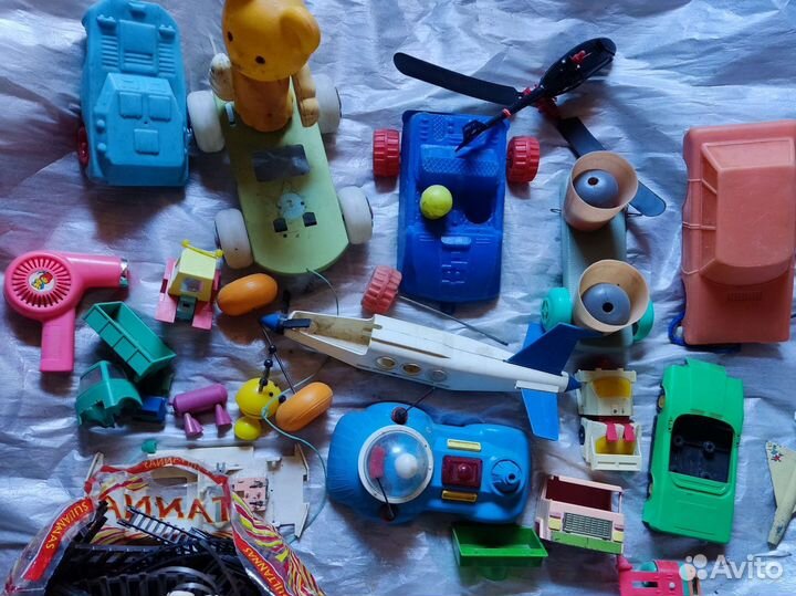 Машинки, самолёт, игрушки СССР на запчасти