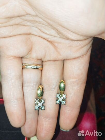 Золотые серьги с бриллиантами