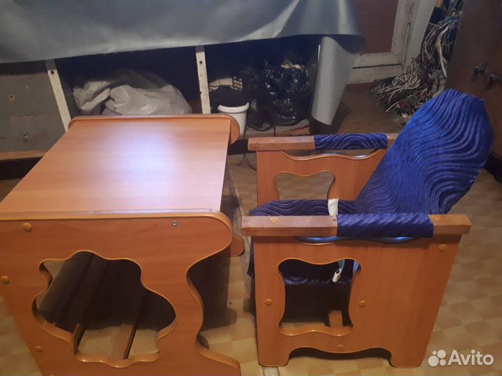 Детский стул, столик, для питания и игр