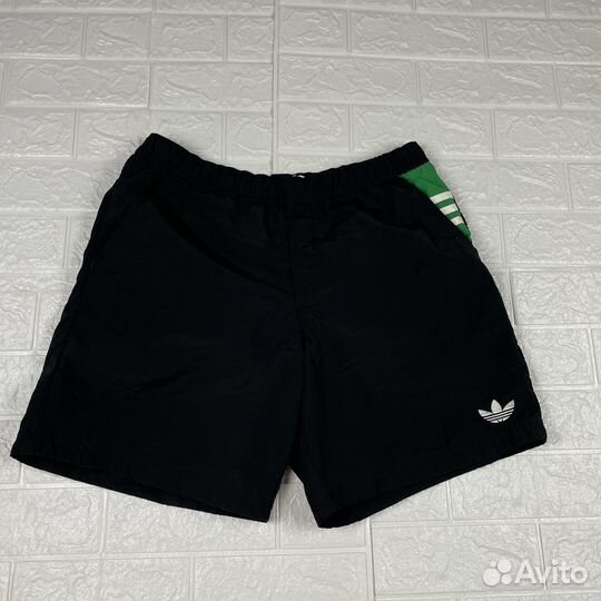 Винтжные нейлоновые шорты Adidas M оригинал