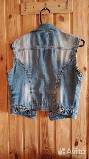Джинсовая жилетка