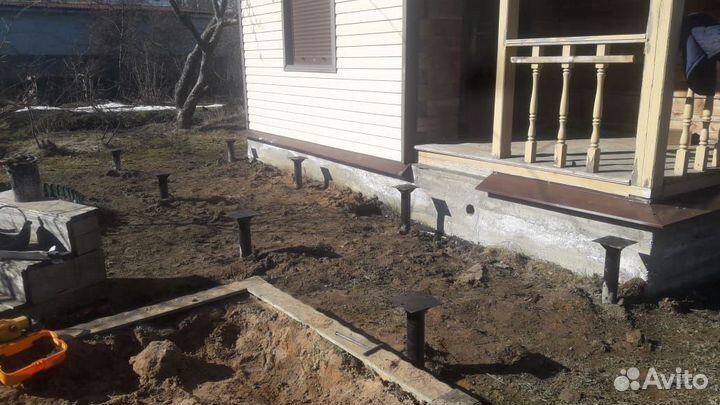 Фундамент из винтовых свай под террасу