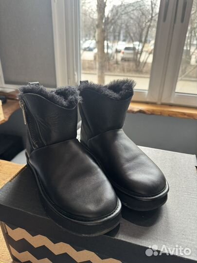 Угги женские кожаные