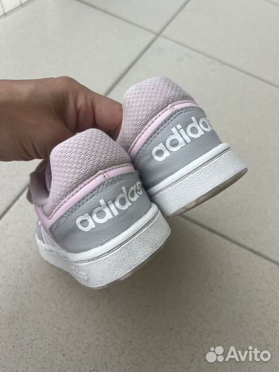 Кроссовки adidas 35