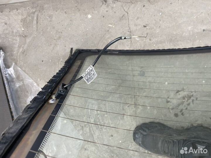 Стекло заднее Hyundai Solaris