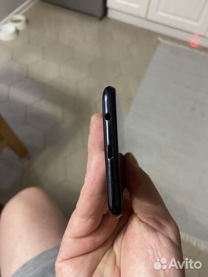 Samsung Galaxy A10, 2/32 ГБ