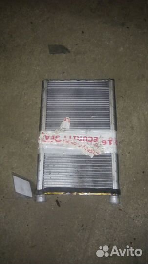 BMW 3 E90 2008 радиатор печки
