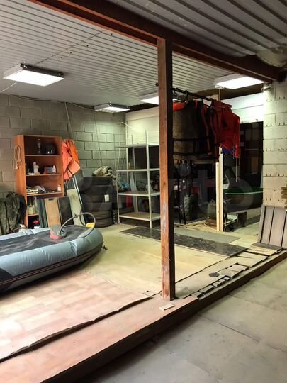 Гараж, > 30 м²