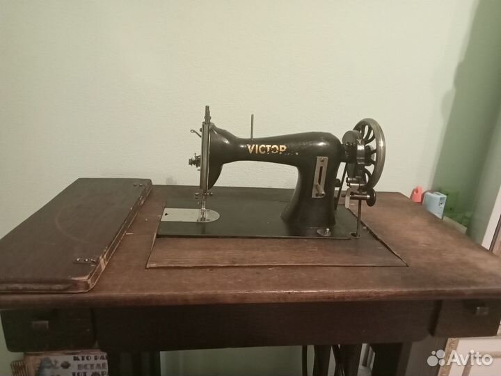 Старинная швейная машинка,viktoria