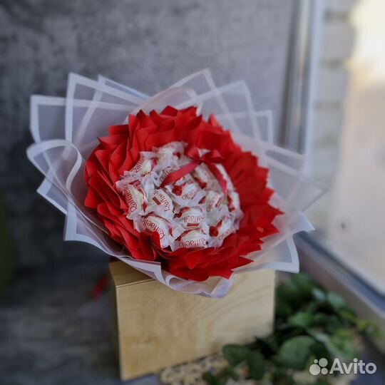 Букет Рафаэлло для девушки