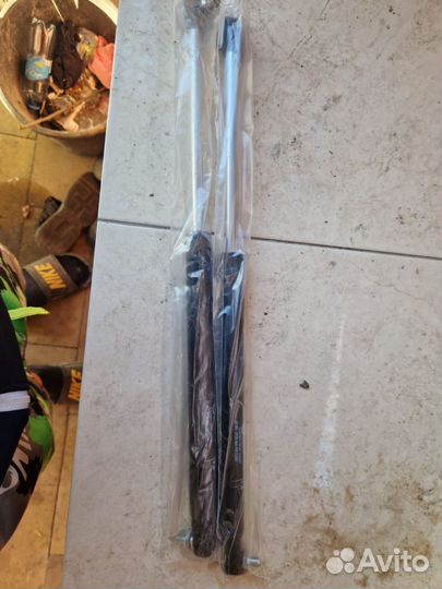 Упоры багажника на ниву