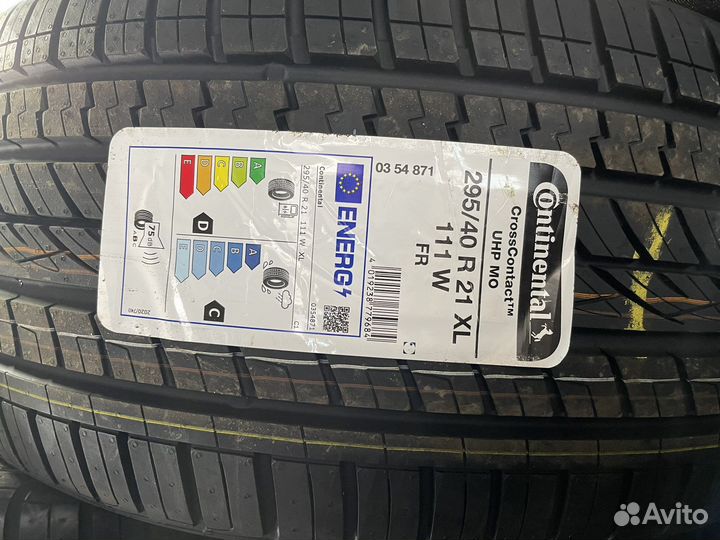 Continental CrossContact UHP E 295/40 R21 111W