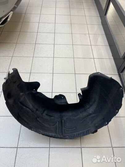 Подкрылок локер задний правый