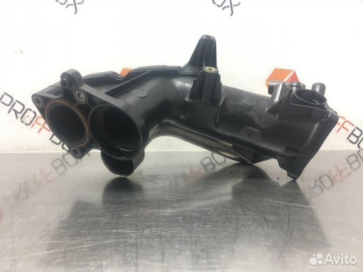 Патрубок (трубопровод, шланг) Mercedes E-Class