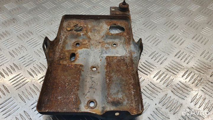 Подставка под аккумулятор Mitsubishi Chariot