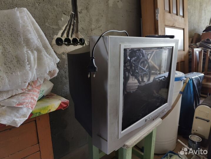 Телевизор Rolsen неработающий