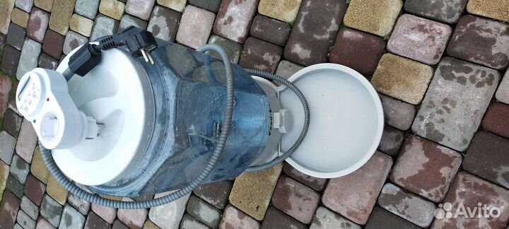 Автоматическая кормушка для домашних животных