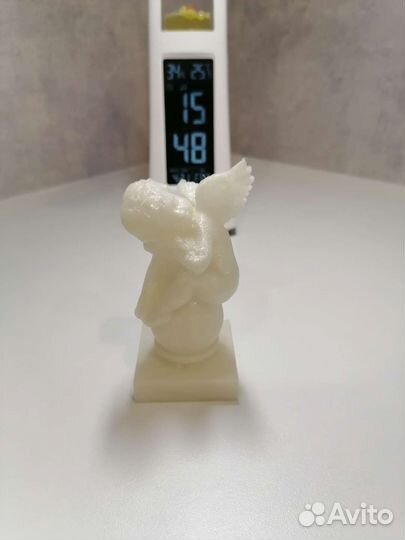 Статуэтка маленького ангела