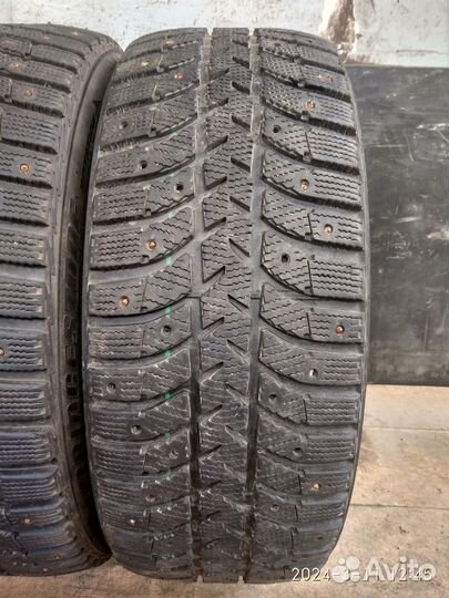 Bridgestone Ice Cruiser 5000 215/45 R17