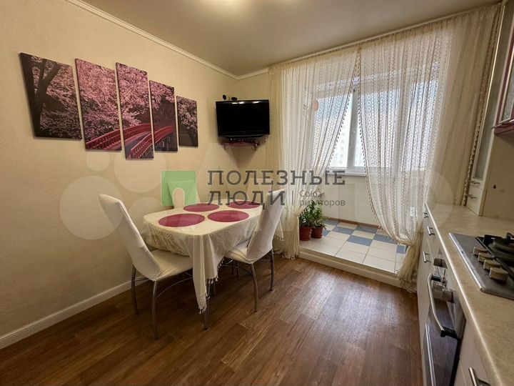 3-к. квартира, 84 м², 5/10 эт.