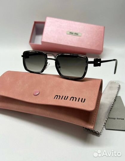 Солнцезащитные очки женские Miu Miu