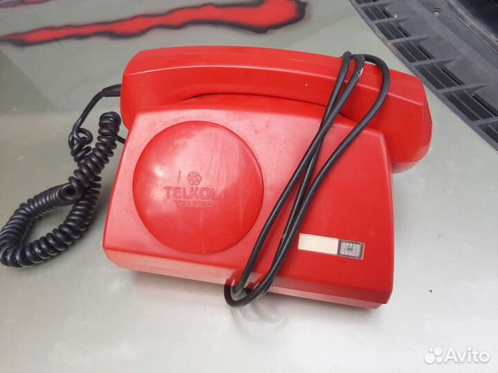 Красный телефон