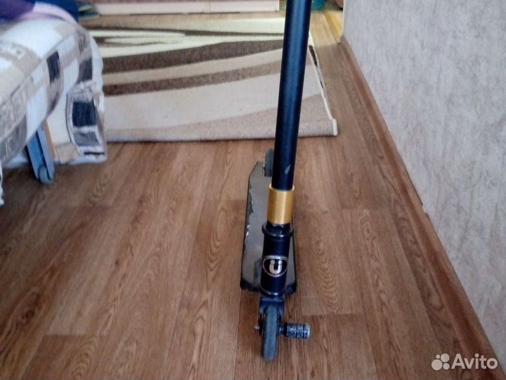 Самокат трюковой