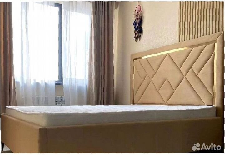 Кровать мягкая с подъемным механизмом