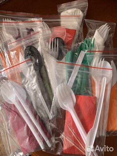 Одноразовые наборы (вилка нож ложка )