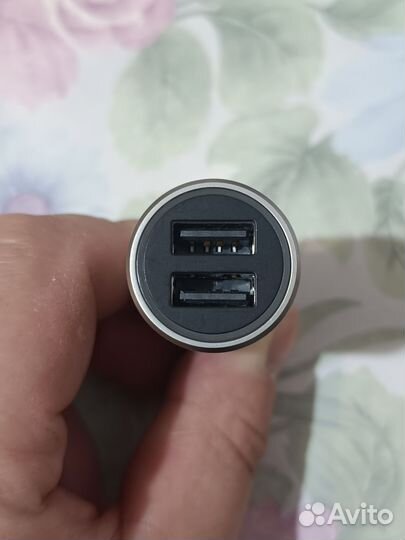 Автомобильное зарядное устройство xiaomi