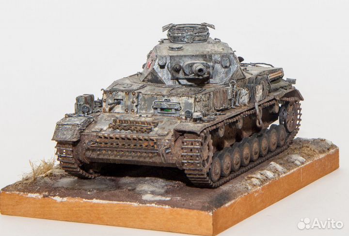 Продам модель танка в 35 масштабе.pzkpfw IV (E)