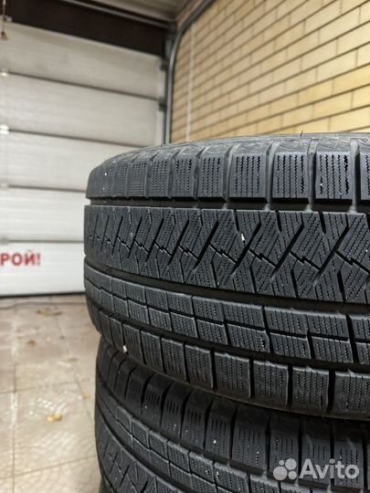 Triangle Snowlink TWT02 235/45 R18