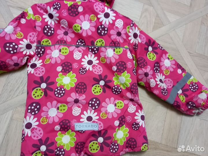 Куртка на девочку 4-6 лет