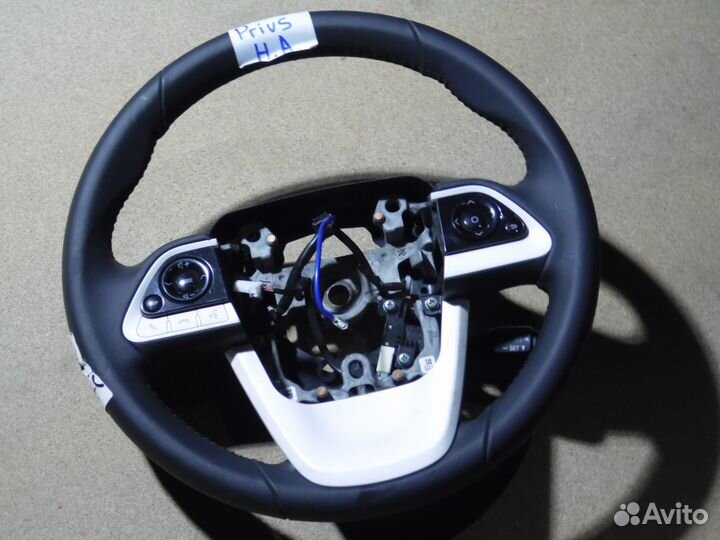 Рулевое колесо, руль Тойота Приус 50