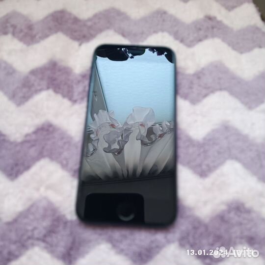 iPhone SE (2020), 128 ГБ