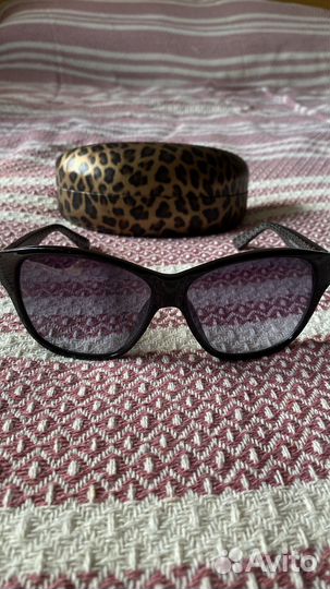 Солнцезащитные очки женские guess