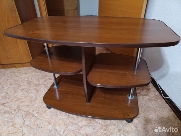 Журнальный столик на колесах бу