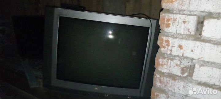 Телевизор LG и Panasonic диагональ 74