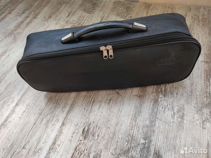 Аварийный набор Audi