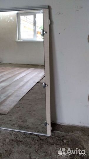 Зеркальная дверь для шкафа-купе