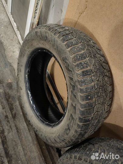 Pirelli Winter Carving Edge 215/65 R16