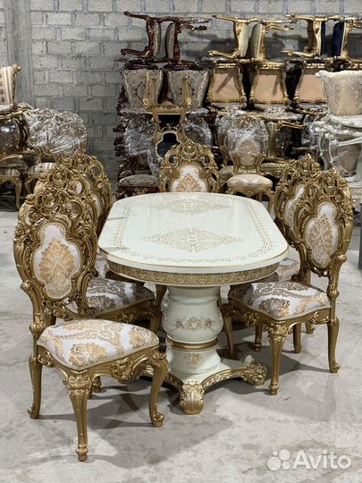 Стол и стулья